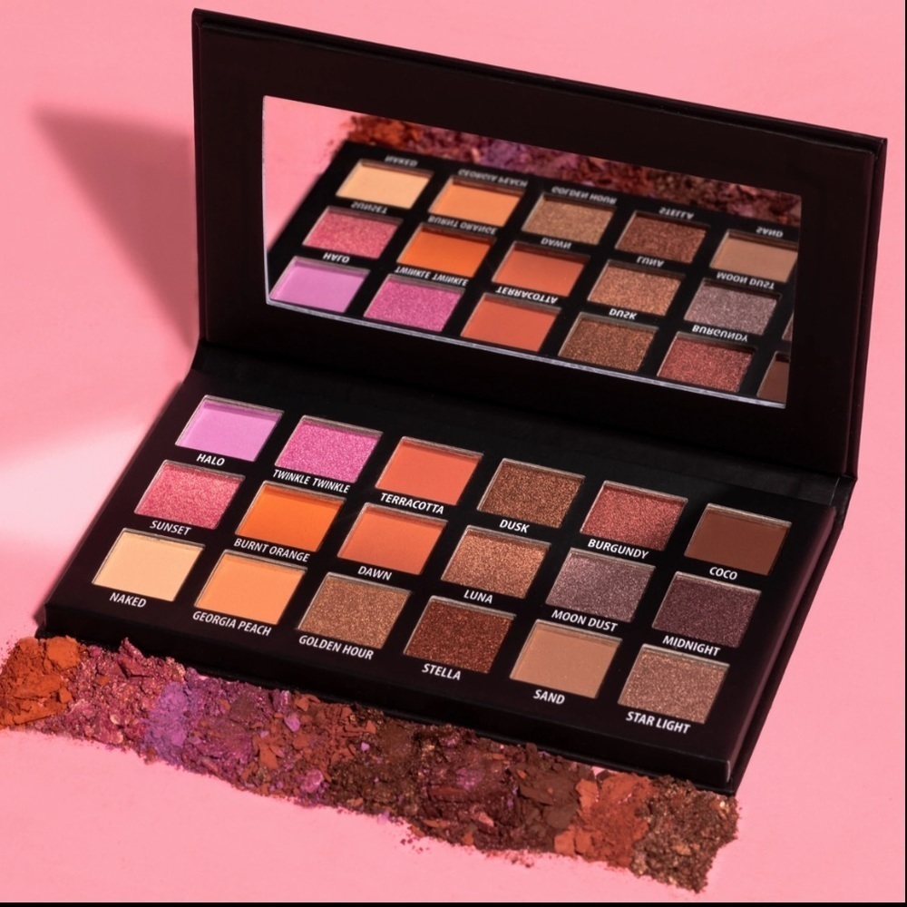 🛍4/$25! KAB Cosmetics Day + Night Eyeshadow Palette